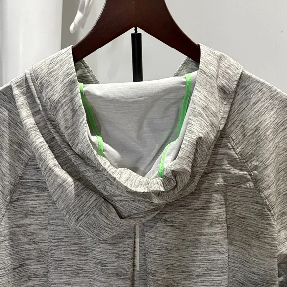 Lululemon Women’s Zip Jacket- so silky soft!! Wonderful condition! M/L - 6 - Picture 7 of 9